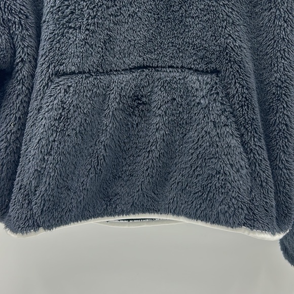 NIKE SPORTSWEAR PLUSH FAUX FUR HOODIE WOMEN SIZE LARGE BLACK - Picture 7 of 12